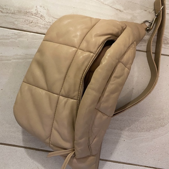 Italy 100%leather cross bag - Picture 4 of 4